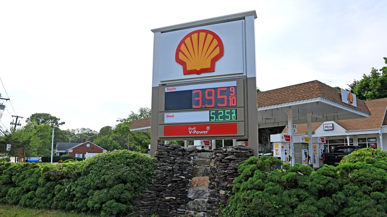 Gasoline prices up 46.8% in May on Long Island, metro area; fastest in nearly 4 years - Newsday