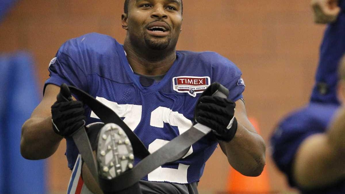 Osi Umenyiora says in affidavit Giants general manager Jerry Reese