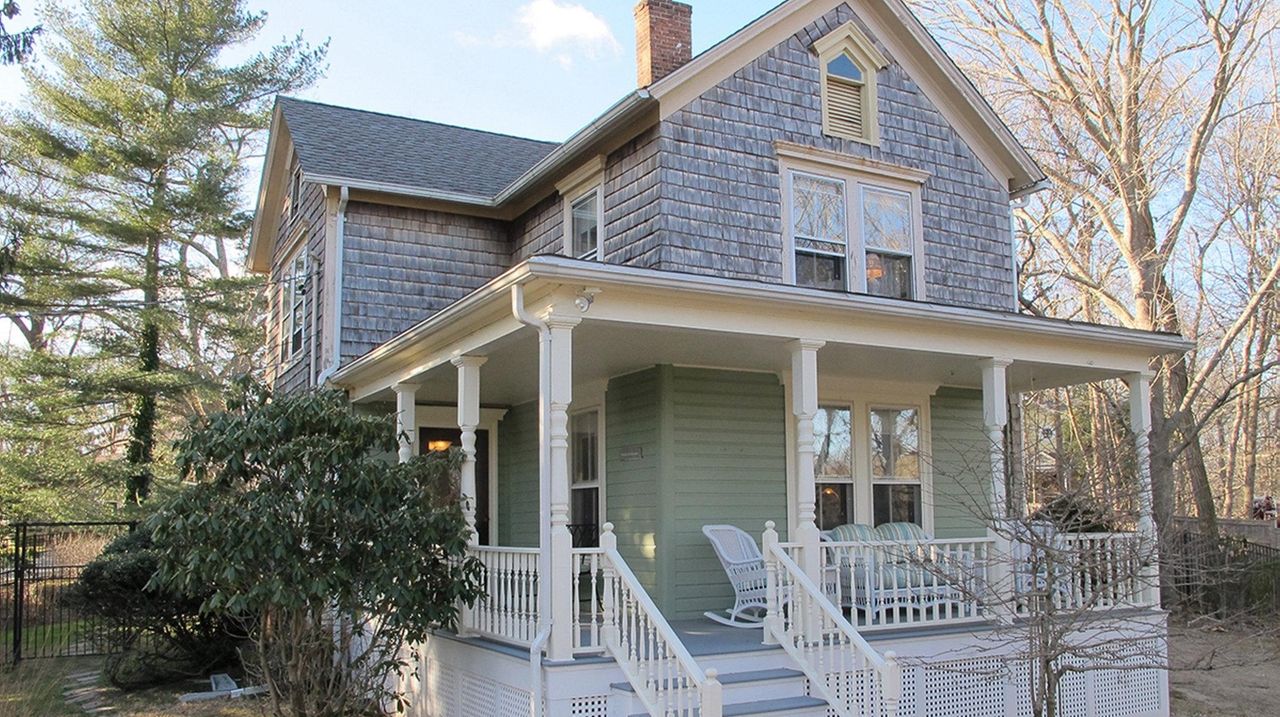 BOGO Mattituck home lists for 899,000 Newsday