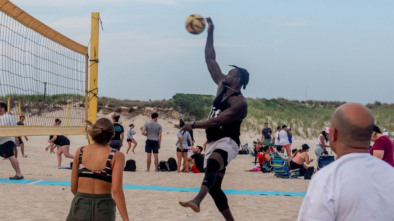 Beach Volleyball leagues attract hundreds on Long Island Newsday