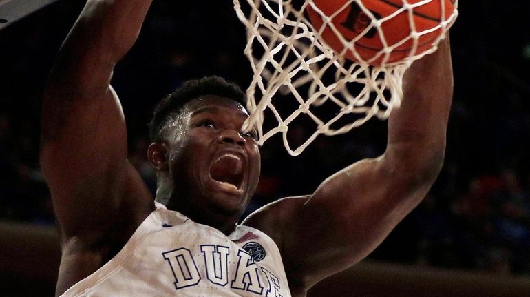 Duke forward Zion Williamson dunks against Texas Tech during the...