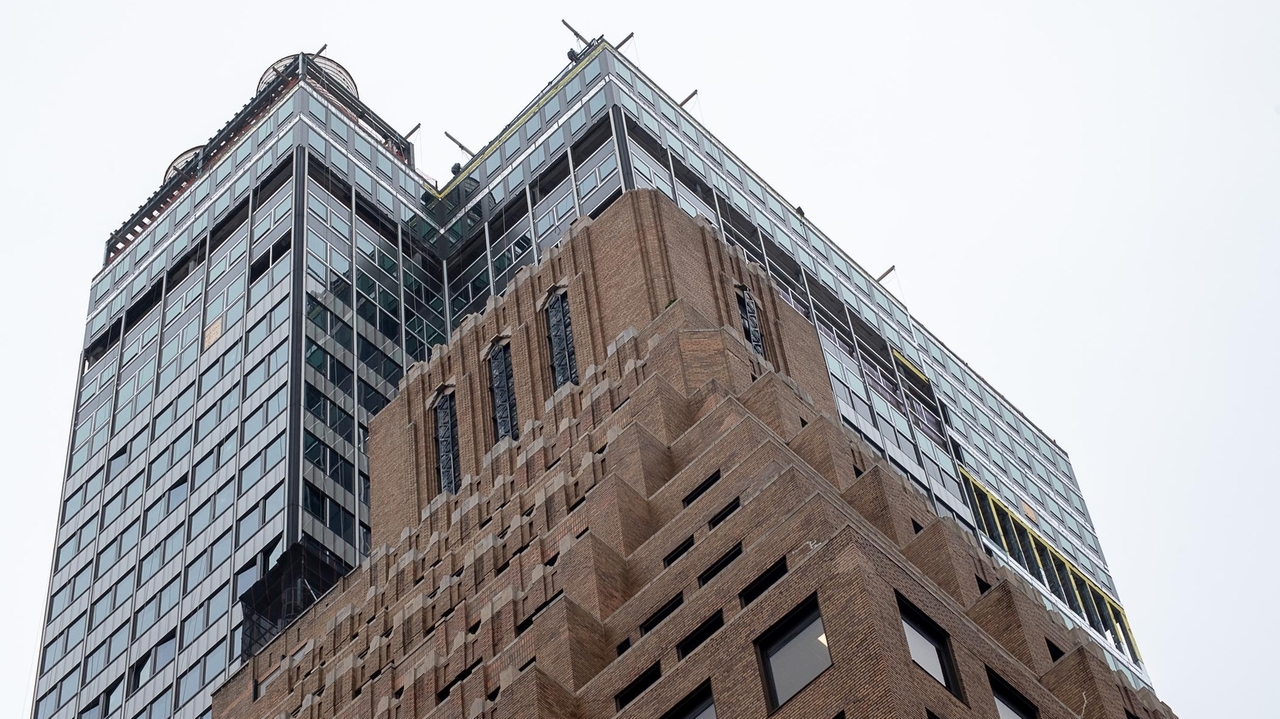 NYC building evacuated after reports of falling bricks, structural issues
