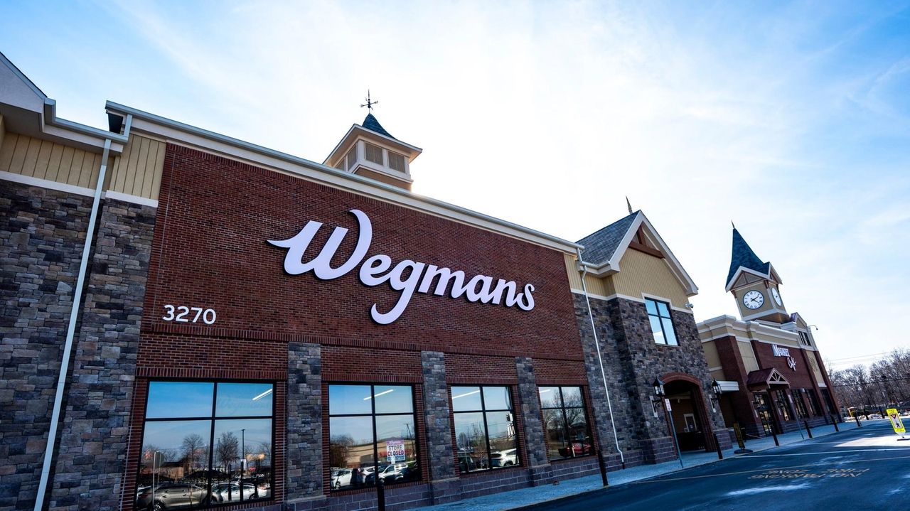 Your complete guide to shopping and eating at LI’s first Wegman’s