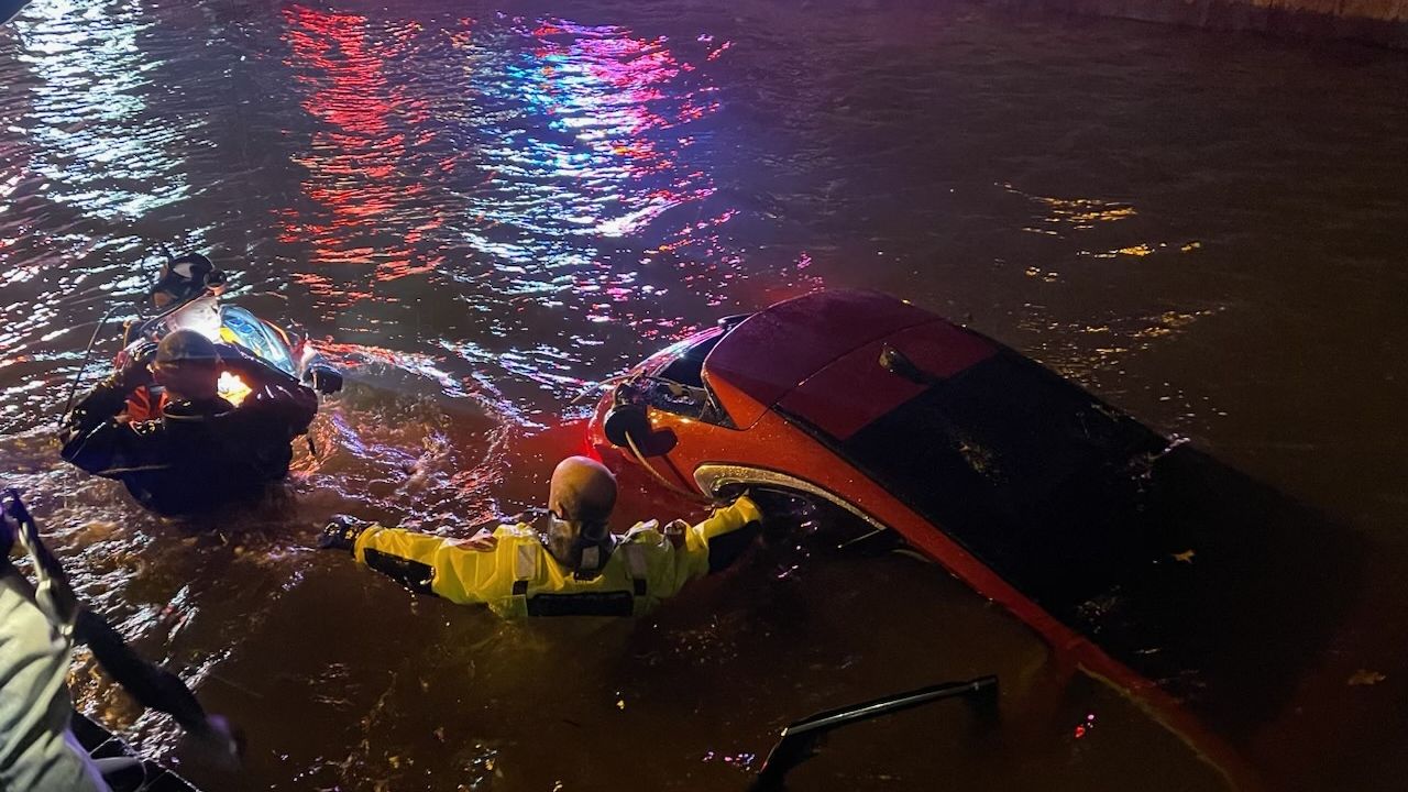 Driver dies as car plunges into frigid waters in Bay Shore Newsday