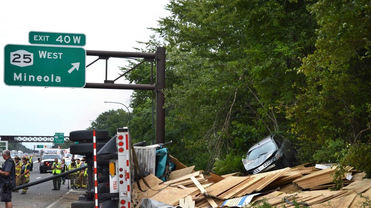 Eastbound Lanes Of Lie Reopen After Crash At Jericho Exit Newsday 4024