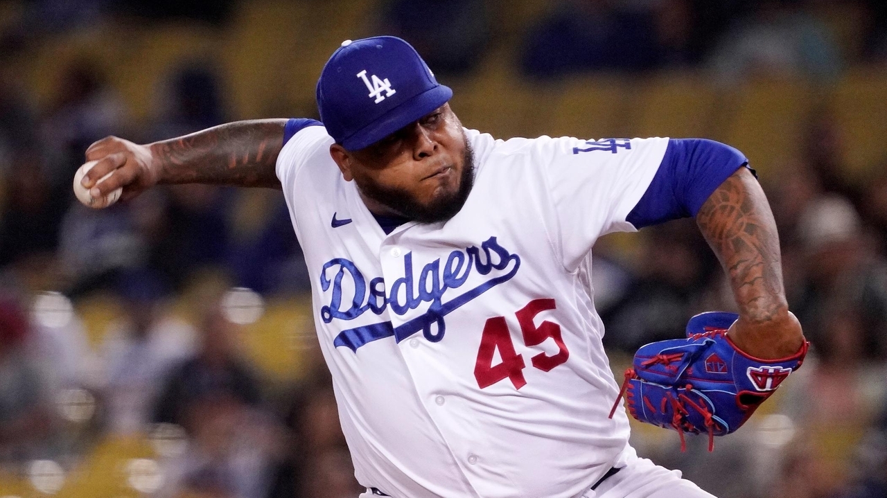 Former Major League pitcher Reyes Moronta dies in a motorcycle crash in ...