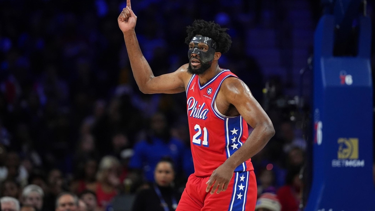 Embiid scores 34 points in return, helping the 76ers beat the Hornets ...