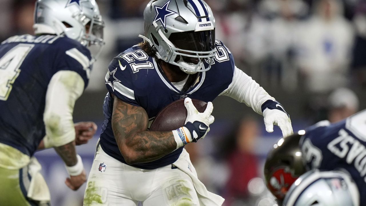 RJ Ochoa on X: Ezekiel Elliott shared the throwback helmet that the Dallas  Cowboys are going to be wearing on Thanksgiving Day (via @EzekielElliott)   / X