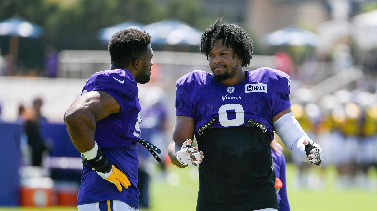 Minnesota Vikings' Jordan Hicks in action during an NFL football