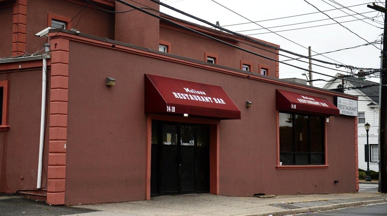 Huntington Station restaurant gives up liquor license Newsday