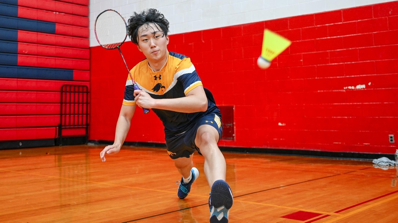 Zhang,  Chau key Jericho's Long Island badminton title