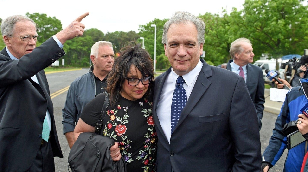 Prosecutors say they will retry Edward and Linda Mangano on all counts ...