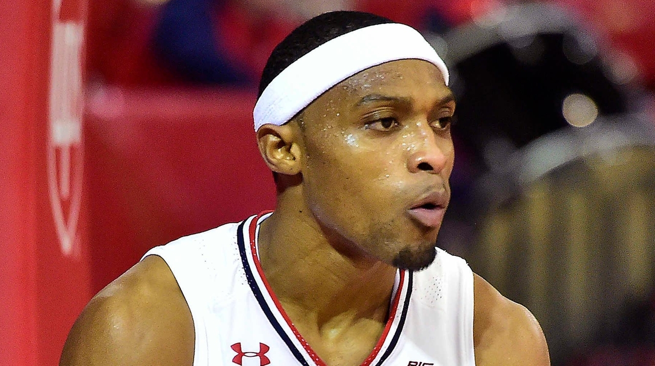 Marcus LoVett leads St. John's to lopsided win in season opener - Newsday