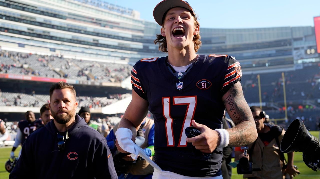 Browns debut throwback uniforms against Chicago Bears