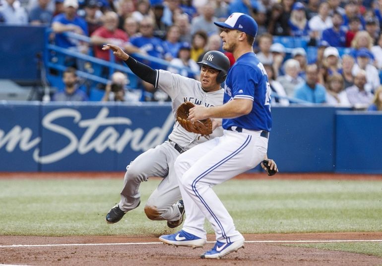 Toronto Blue Jays sign first baseman Justin Smoak - Newsday