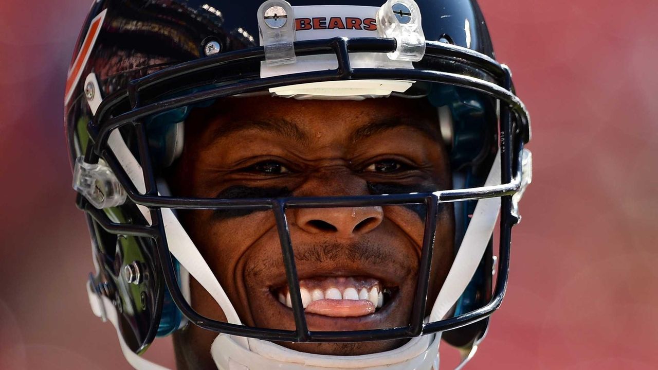 Brandon Marshall (15) of the Chicago Bears celebrates a touchdown catch  against the New York Giants