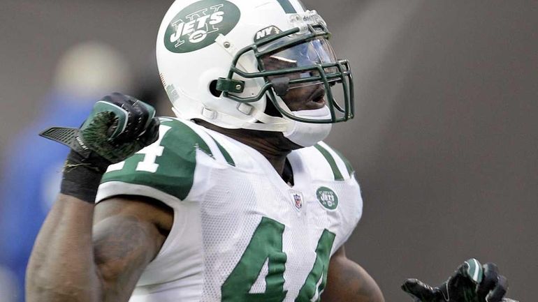 New York Jets safety James Ihedigbo celebrates after sacking Cleveland...