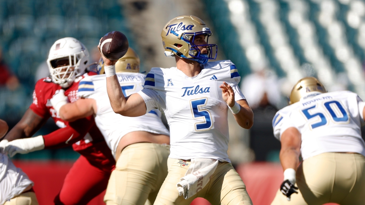 AP Player of the Week: Backup Cooper Legas' 5 TD passes lead Tulsa back ...