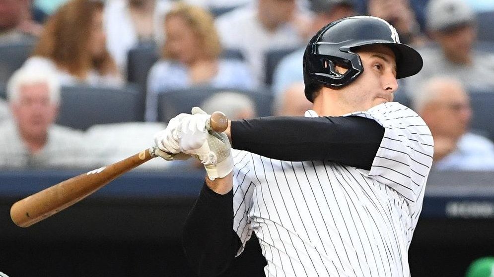 Anthony Rizzo is still wearing his Cubs batting gloves in first at bat with  Yankees