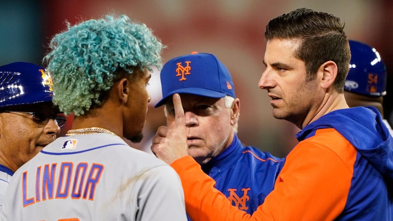 Benches clear after Lindor's beaning; Scherzer leads Mets past Nats