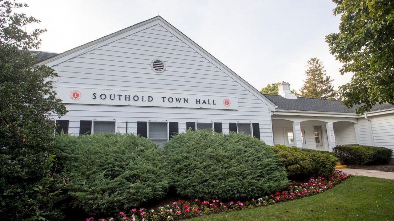 Southold officials look at tighter regulations for locating B&Bs Newsday