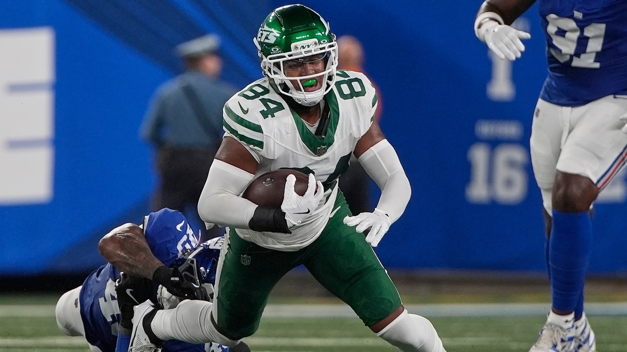 Jets' Stone Smartt's block on Giants' Abdul Carter goes viral - Newsday