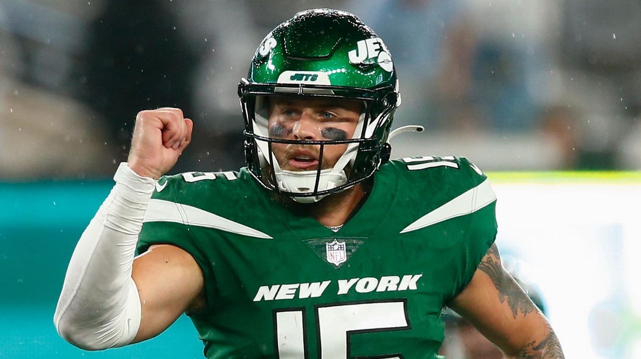 South Dakota alum Chris Streveler dominates NFL preseason with NY Jets