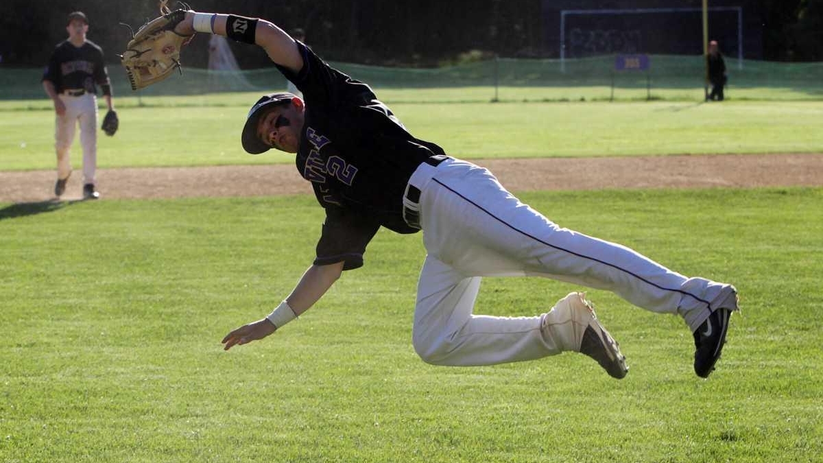 Suffolk 'A' final: Shoreham-Wading River 8, Sayville 7 (9) - Newsday