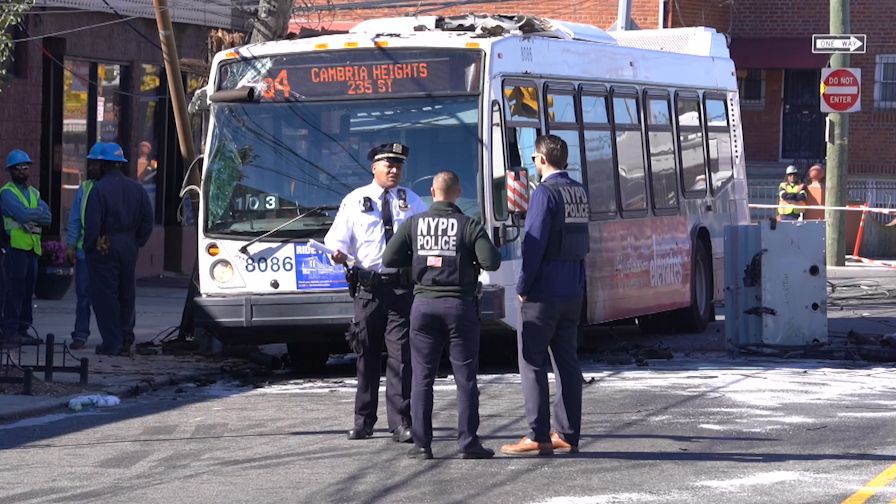 Man Boards Nyc Bus With Fake Gun Before Crashing Utility Pole Newsday