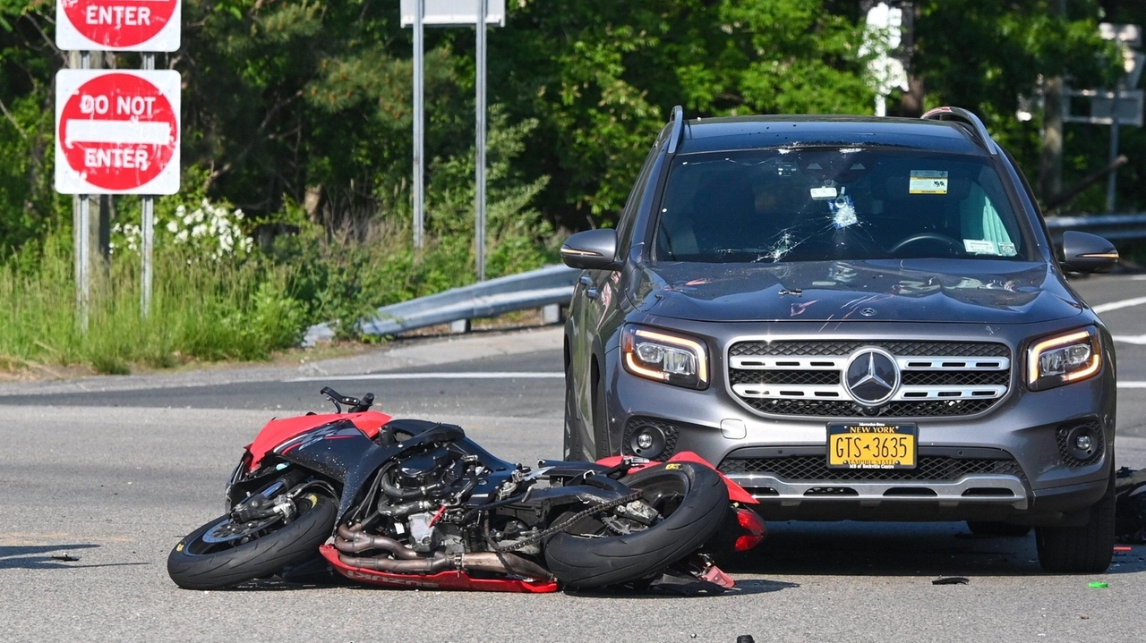 Motorcyclist dies in Yaphank crash, Suffolk police say - Newsday