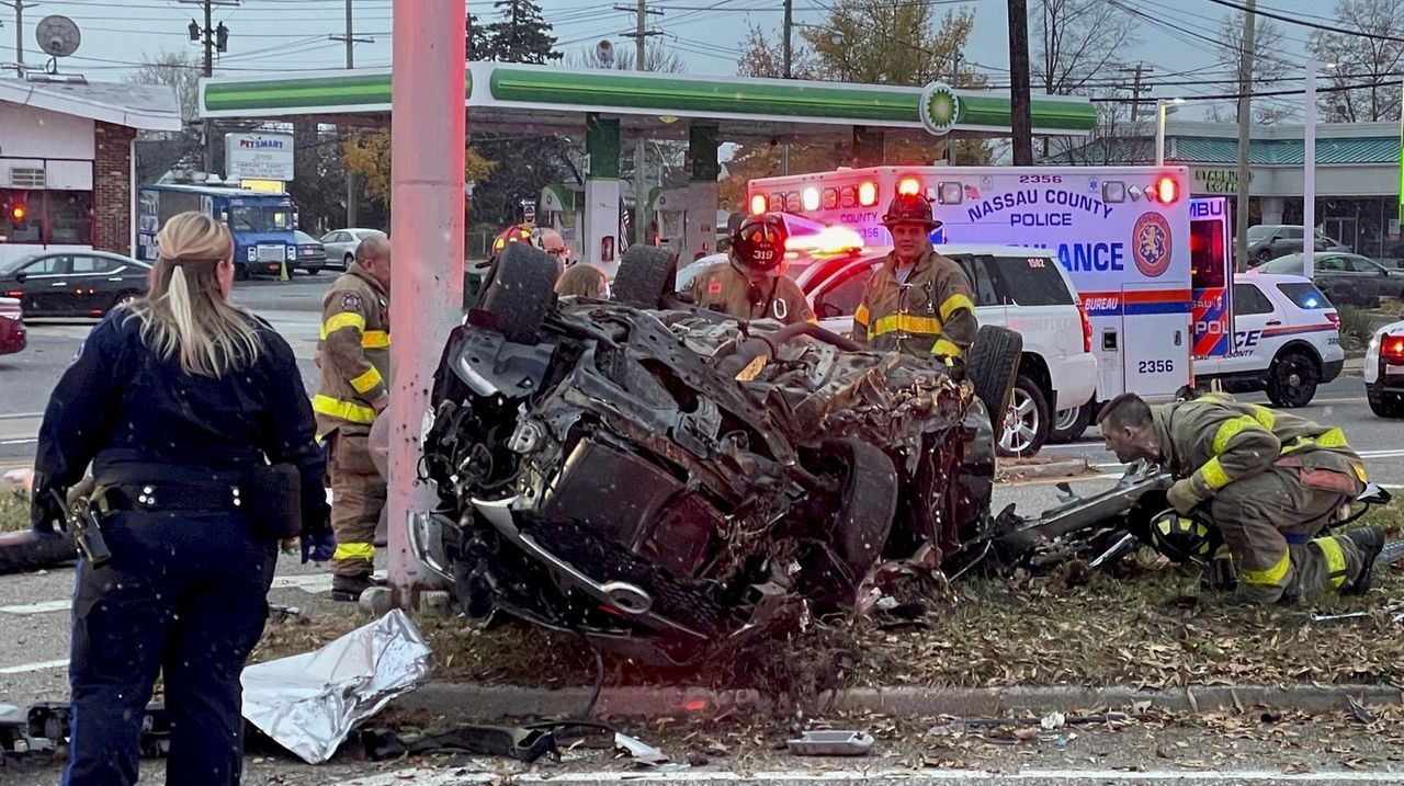 Two Dead In North New Hyde Park Car Crash Newsday 7911