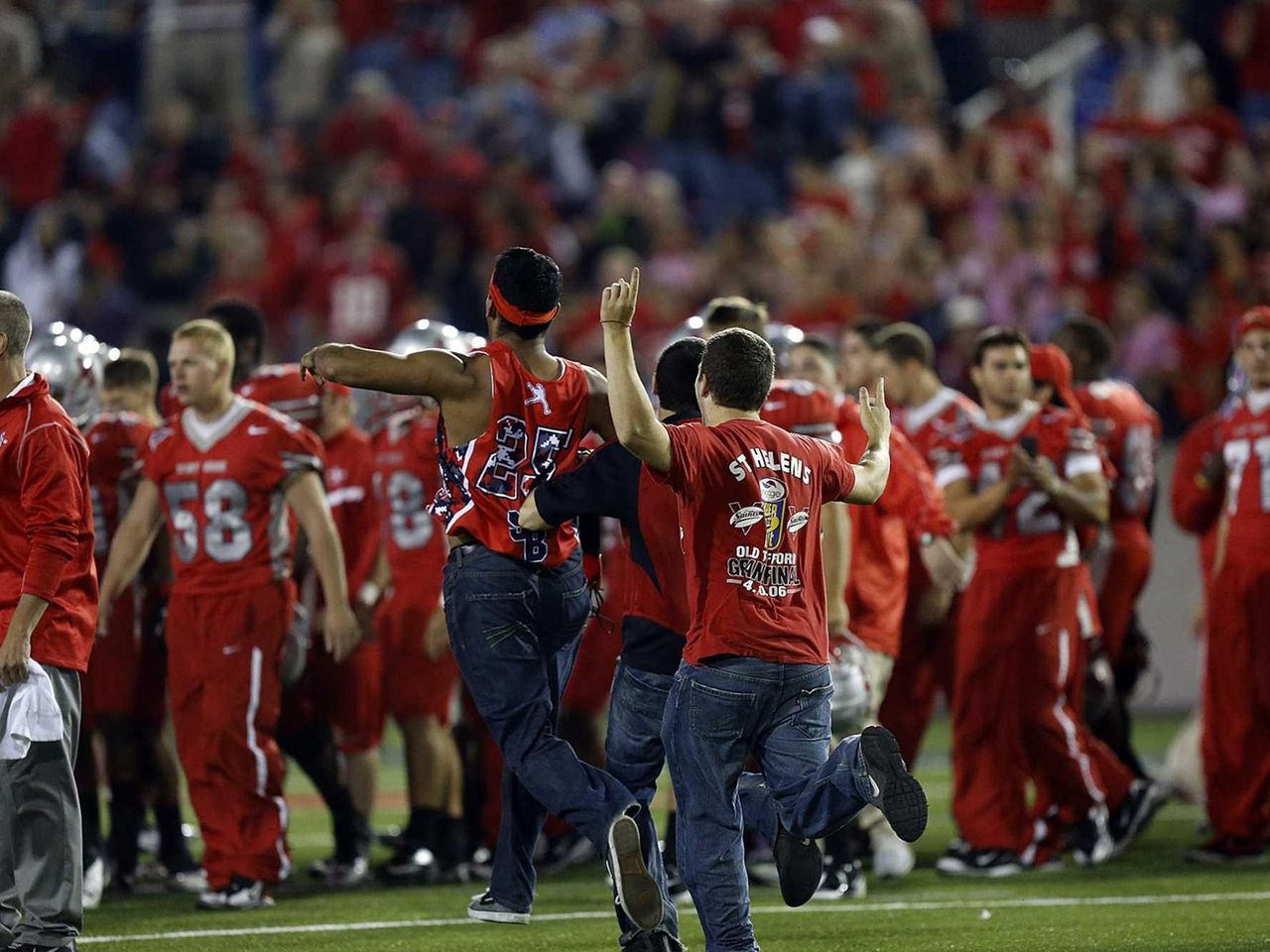 Record crowd shows Stony Brook football has arrived Newsday