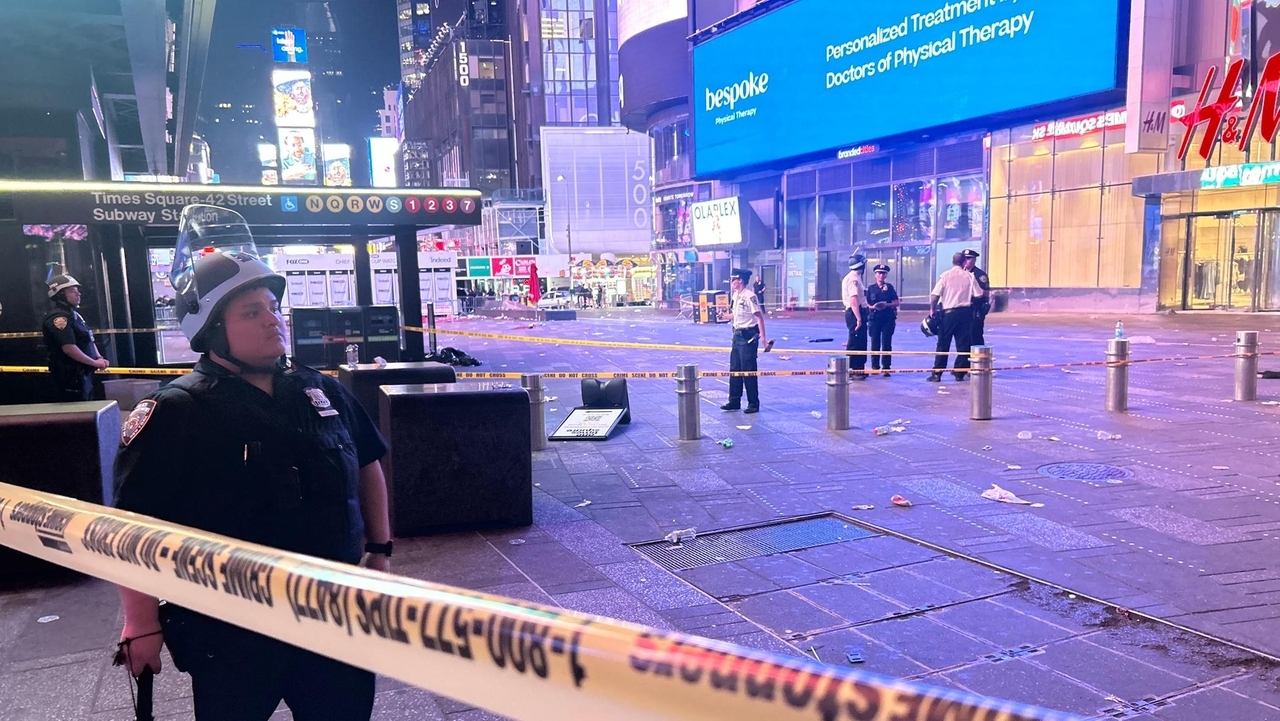 Gunshots fired in Times Square as fans were celebrating Knicks title