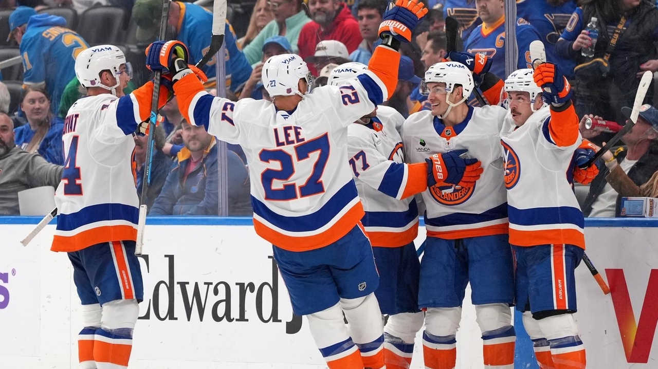 Andrew Gross: Islanders' Brayden Schenn praises 'no-quit attitude'