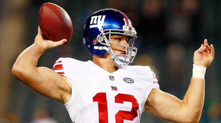 Ryan Nassib of the New York Giants warms up prior...