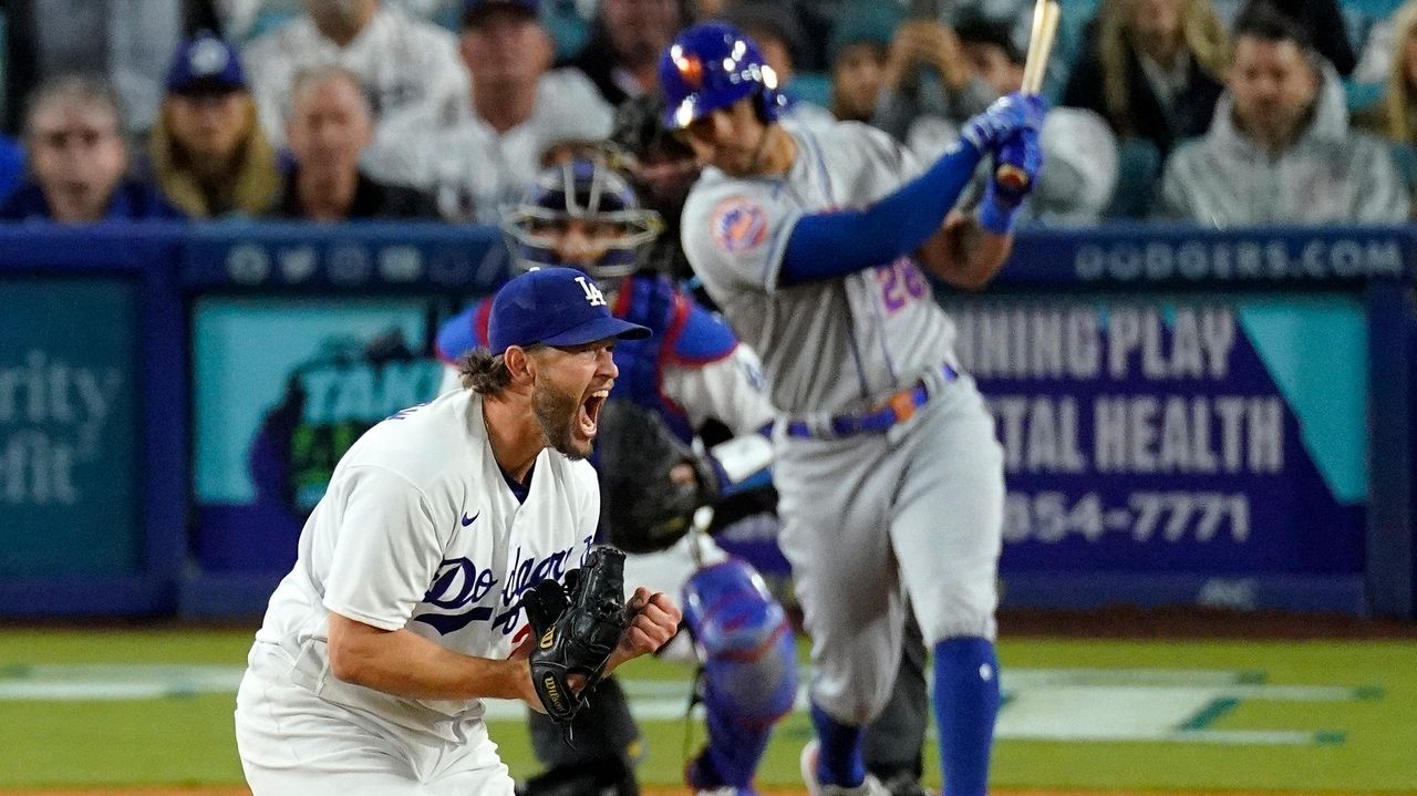 Jays hit Kershaw early, but Dodgers ace gets milestone win