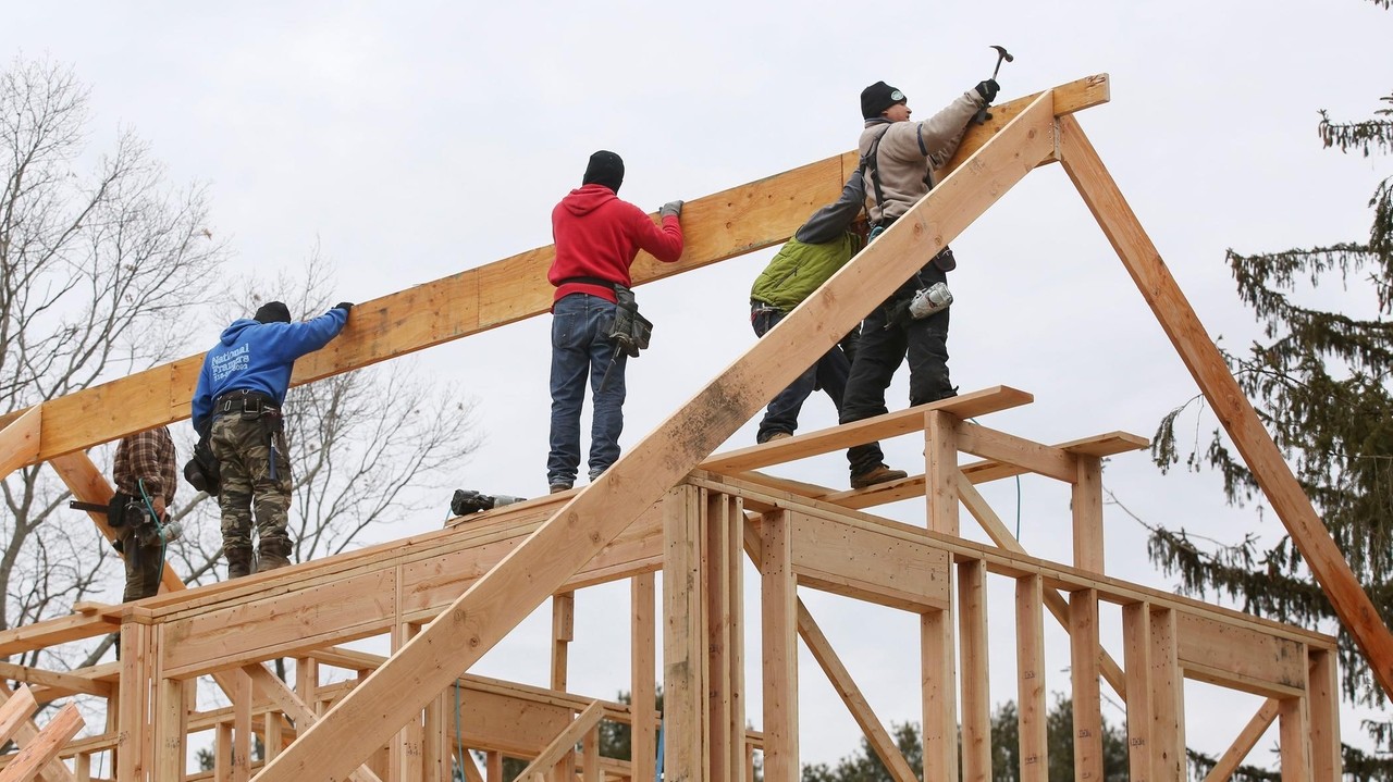 Long Island builders fight potential NY fire sprinkler rule - Newsday