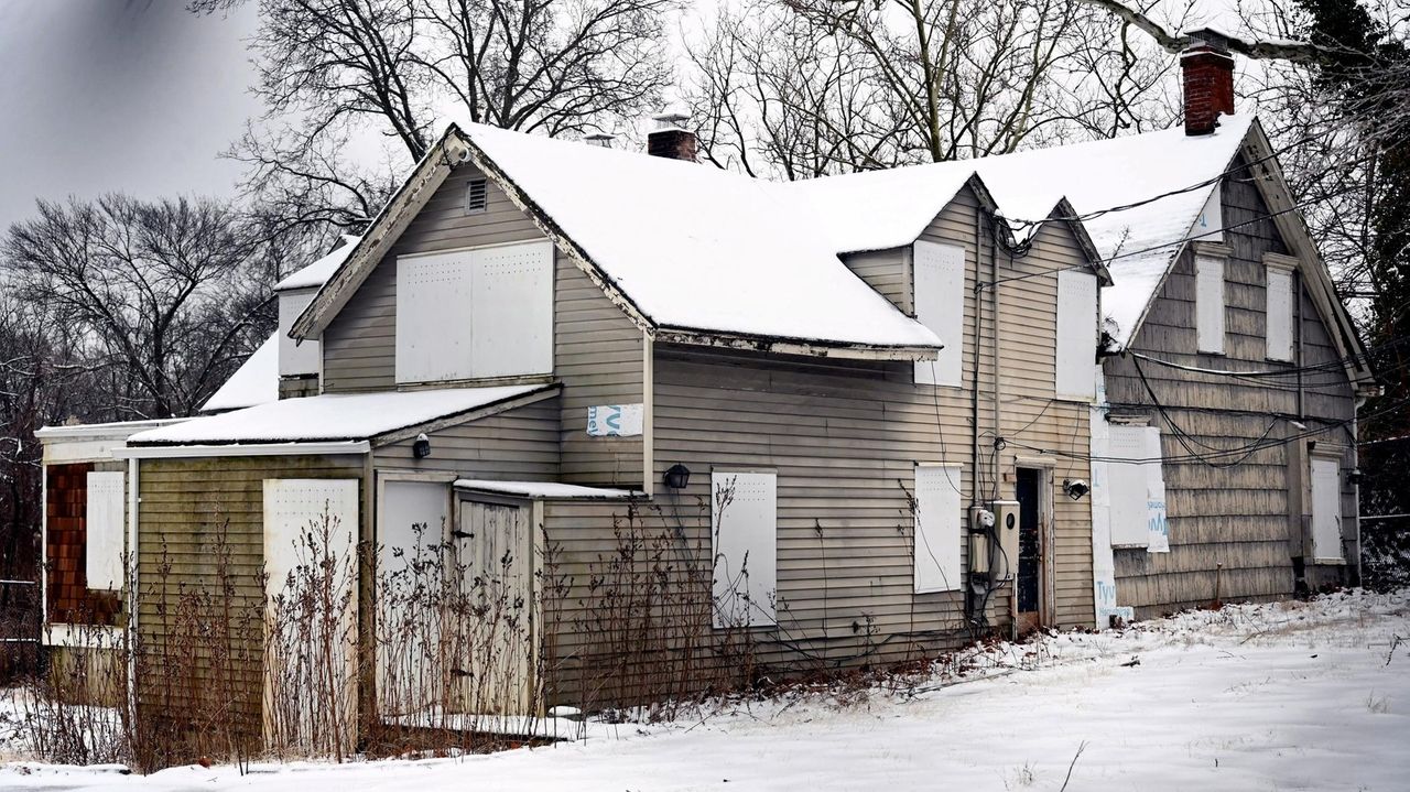 A historic Oyster Bay house still awaits its fate Newsday