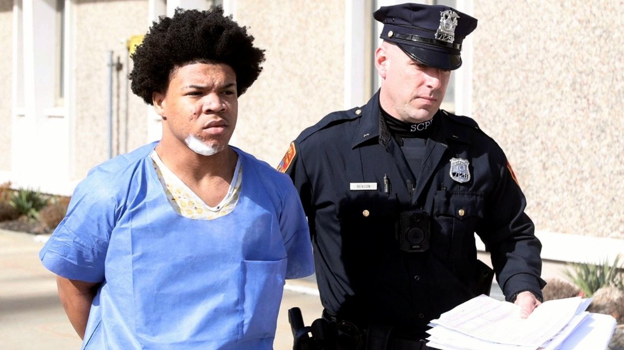 SCPD Armed carjacker caught after stealing SUV from woman, ramming