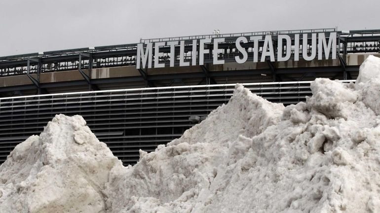 Cowboys use wintery weather in Frisco to simulate expected conditions at  Giants' Metlife Stadium