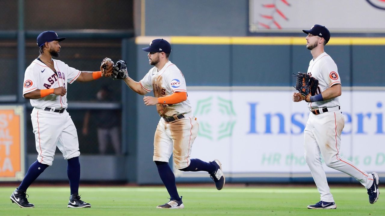 Robert, Moncada power White Sox past Astros 6-3 - Newsday