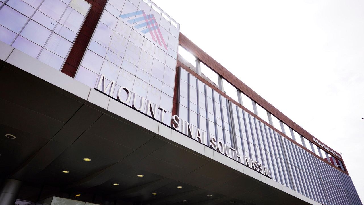 Nurses at Mount Sinai South Nassau hospital in Oceanside vote to join