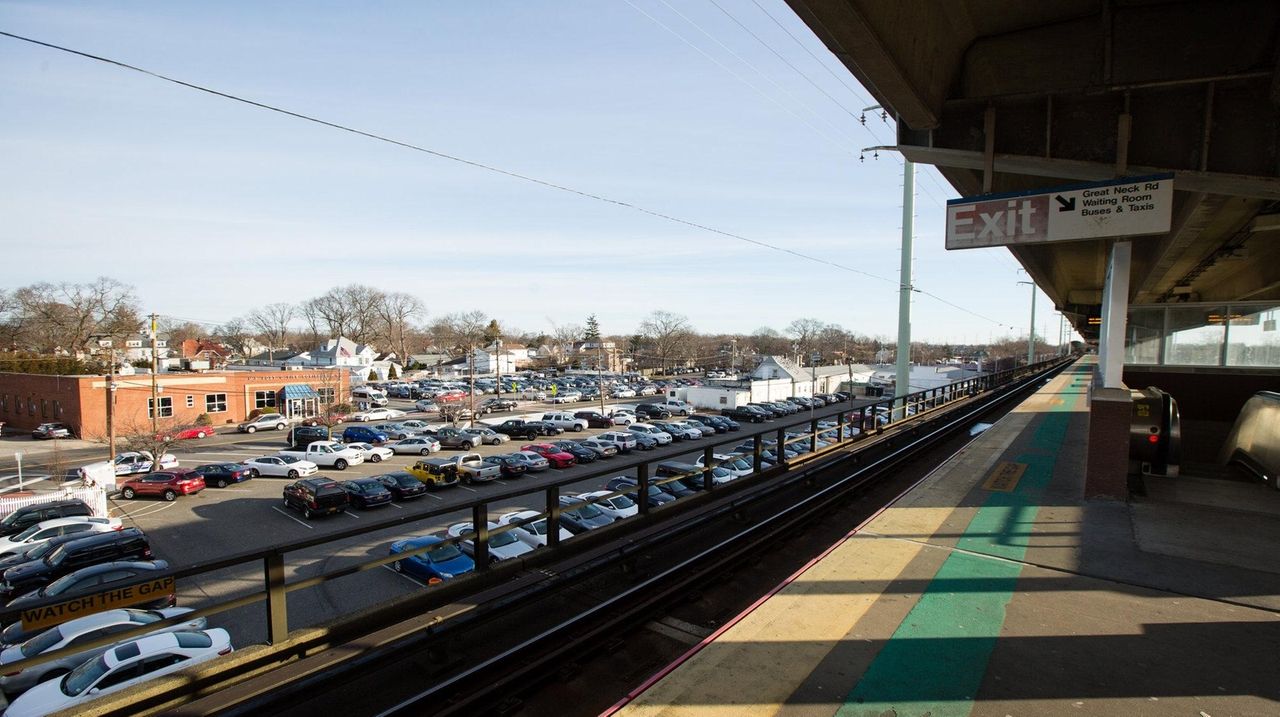 Town wants to charge for Long Island Rail Road parking spots in