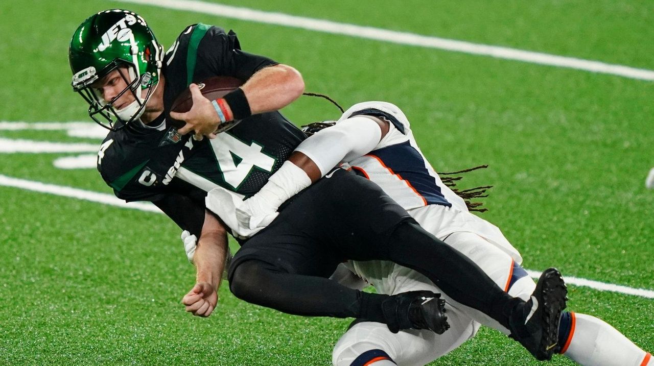 Broncos' play under review: Failed fourth-and-three conversion at Jets'  25-yard line