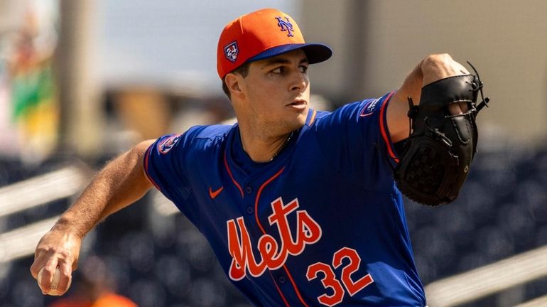 Mets pitcher Max Kranick in spring training against the Nationals.