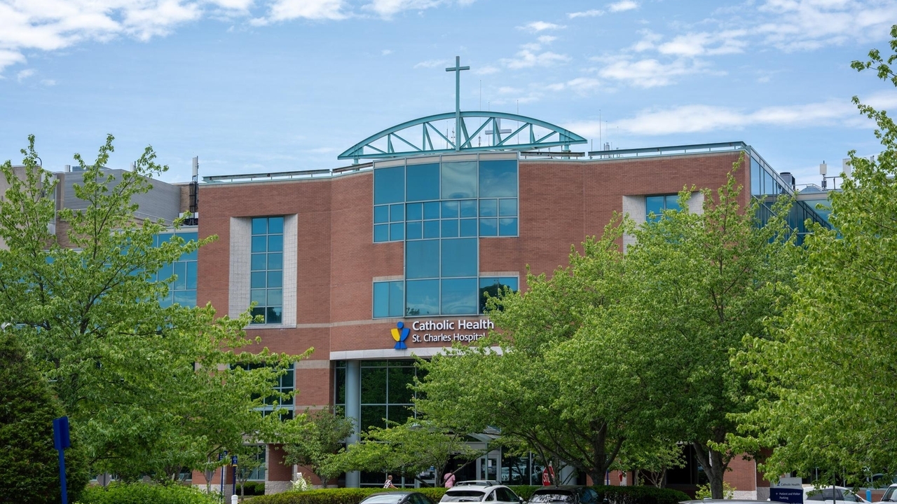 St. Charles Hospital, nurses reach tentative contract agreement, averting strike