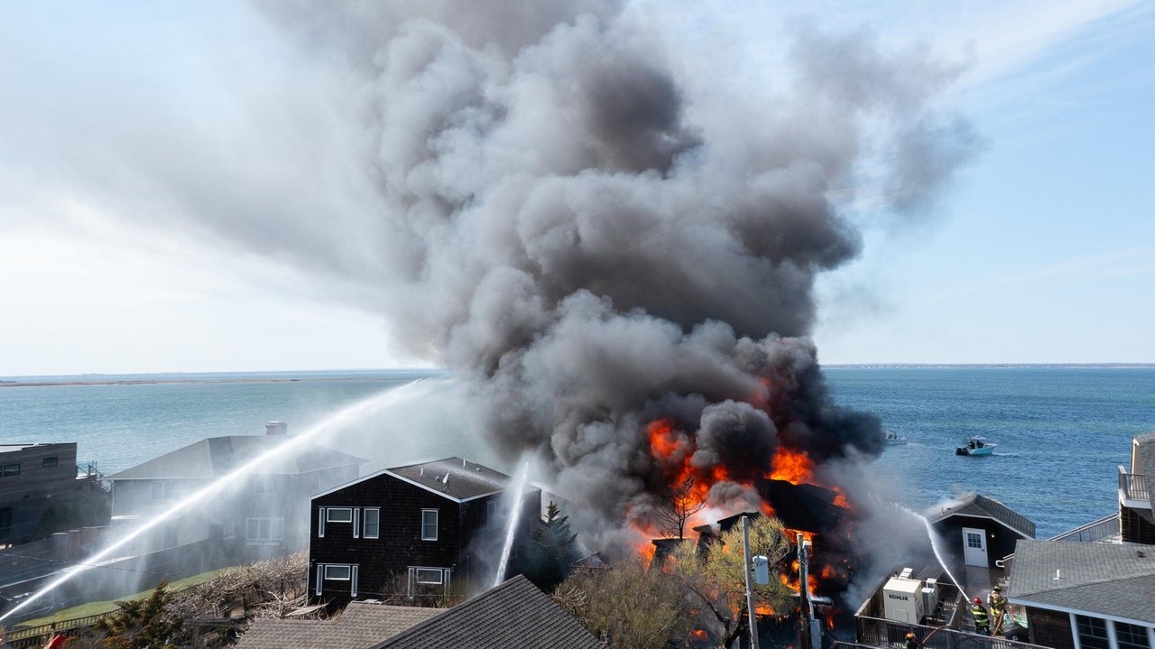 Fire Island blaze destroys Ocean Beach home, but big response limits ...