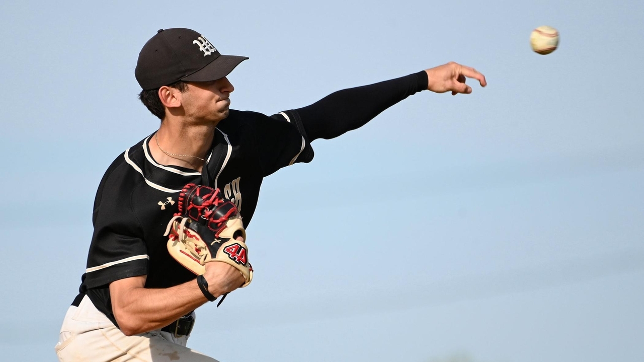 Wantagh lefty Christian Danzilo dazzles in win over Clarke - Newsday