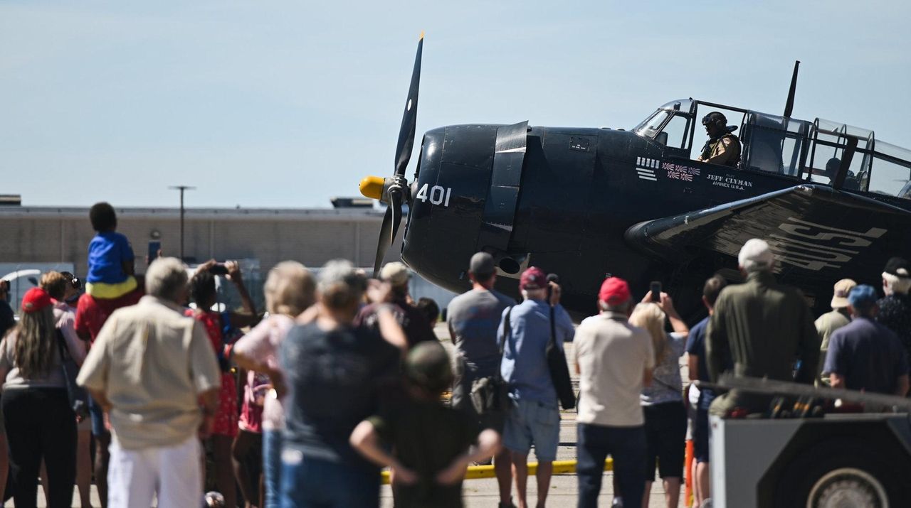 Warbirds, Wings and Wheels show returns to Farmingdale for Labor Day