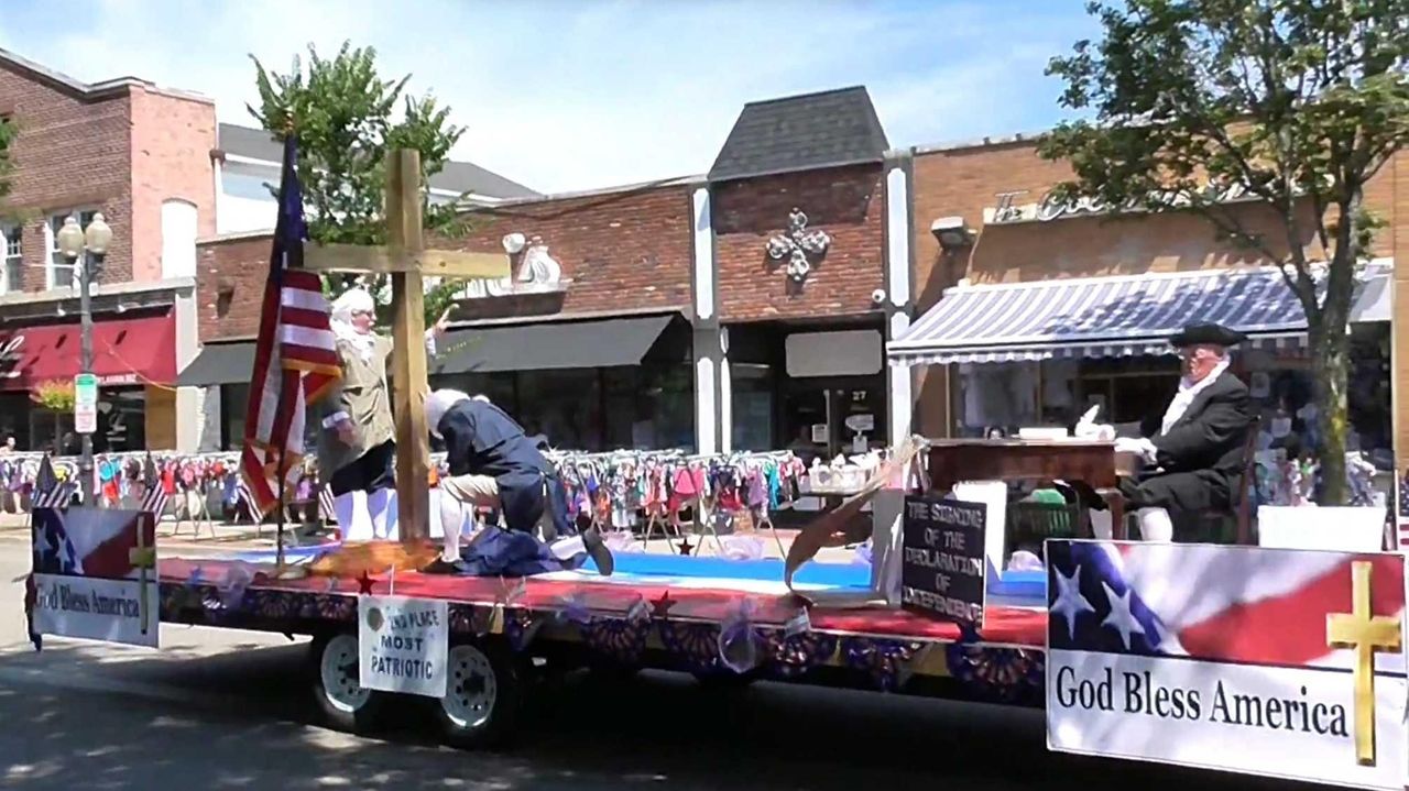 Letter: Patchogue parade float causes controversy - Newsday